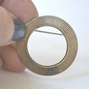 Vintage Gold Brosche, Kreis Brosche, 1960er Jahre Brosche, Goldton Brosche, Vintage Anstecknadel