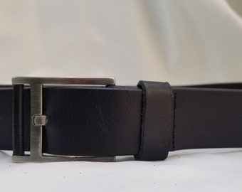 Svart läderbälte, ARALD-bälte, 1980-talsbälte, Extra litet bälte, Vintagebälte, Italienskt läderbälte