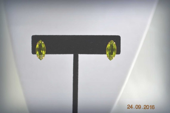 Green Crystal Earrings, Gold tone Earrings, 1970's Earrings, Post Earrings, Vintage Earrings, Stud Earrings