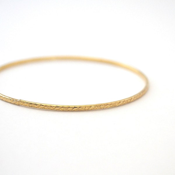 Gold Tone Bangle, Gold Bracelet, Bangle, 1970s Bangle, Vintage Bangle, Delicate Bangle, Slim Gold Bangle, Ladies Bangle