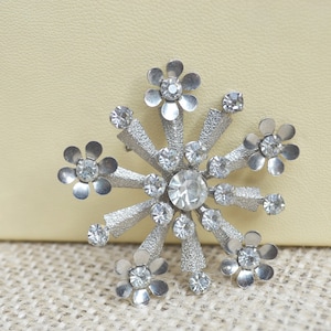 Silver Brooch, Snowflake Brooch,  Rhinestone Pin, 1960 Pin, Christmas Pin, Vintage Brooch, Sparkly Brooch, Brooch, Pin, Vintage Pin
