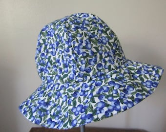 Sierra&#39;s Attic girls reversible beach  Maine blueberry fruit  brim sun hat sizes 4-8 yrs