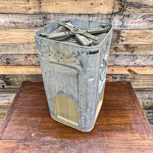 WWII US Navy 40MM Bofors Ammo Can: Man Cave Decor