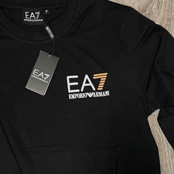 EMPORIO ARMANI EA7 Sweatshirt. Size Extra Large