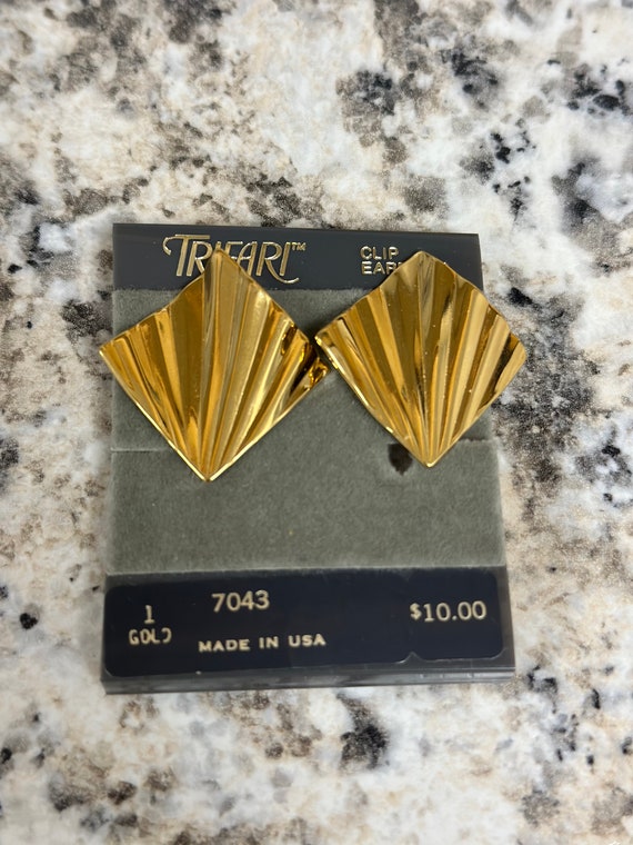 Trifari Vintage Gold Fan Clip Earrings