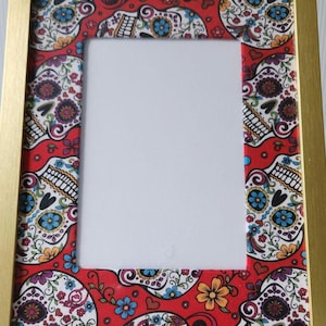 Tapete para fotos con calaveras de azúcar envuelto en tela hecho a mano / Tapete de 8 x 10 para fotos de 5 x 7 / Tapete para fotos con temática del Día de los Muertos / Vibrante, Día de los Muertos