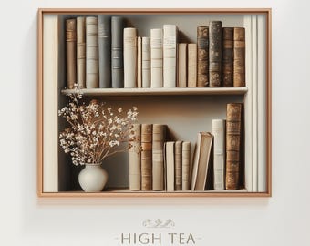 Könnte beinhalten: Gerahmter Druck mit einem Bücherregal voller Vintage-Bücher in verschiedenen Farben und Größen. Eine kleine weiße Vase mit Trockenblumen steht auf dem unteren Regal. Der Text "HIGH TEA - ART" befindet sich unten.