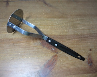 USA Stainless Steel, Solid Masher with Composite Handle, Potato Masher 115UT