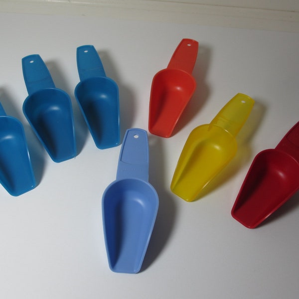 Tupperware Small Scoop, #878, Choose Color, NOS 070TP