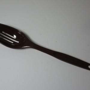 Foley Brown, Plastic / Nylon Slotted Spoon, 036UT