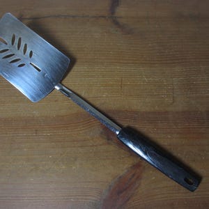 Royal Household Slotted Spatula with Black Plastic Handle, Korea 089UT