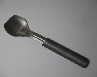 Rada Style Metal Ice Cream Scoop, Utensil 048UT