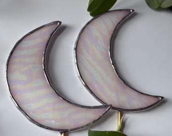 Estaca para plantas iridiscente con forma de luna creciente