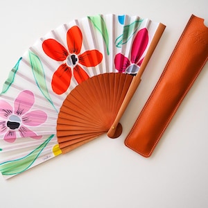 Soie main en soie peinte à la main-mariage main fan-cadeaux-demoiselles d'honneur-cadeau pour femme-cadeau pour maman-femme-case cuir