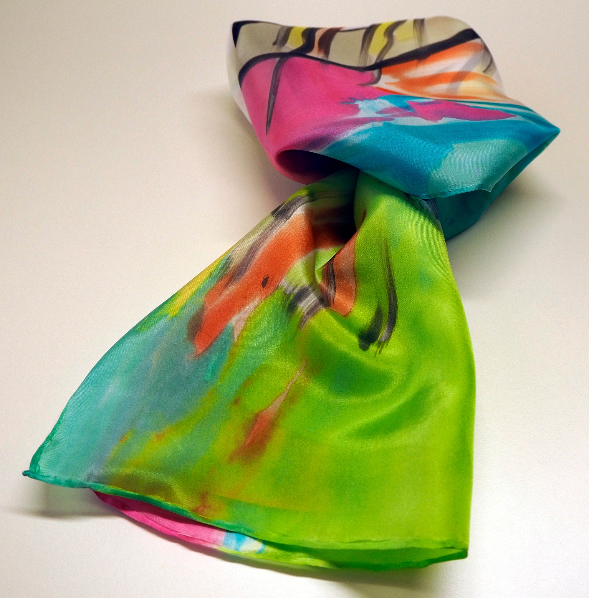 Handgeschilderde vierkante zijden sjaal-bloemen zijden sjaal-Kleurrijke zijde-Klaar om te worden verzonden-Uniek cadeau voor vrouwen Accessoires Sjaals & omslagdoeken Zakdoeken 