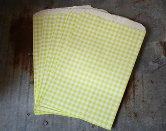 Green Apple Gingham- Kraft Paper Bags-- 6-1/4 X 9-1/4 -- Lot of 20 -- Gift Bags -- Merchandise Bags