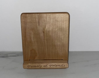 Birken-Tablet-Ständer, handgefertigter Holzständer für Ipad / iPhone, Bild- / Kunstwerkständer, Rezeptständer, Freisprech-Video-Chat-Stand