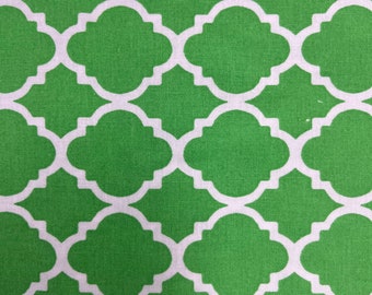 Fabric BTY, 36” x 44" 100% cotton continuous cut Yard Green and White Quatrefoil