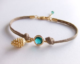 Gold Pinecone Bracelet - Emerald Birthstone - Gift for Best Friend - Handmade Boho Bracelet - Gift for Her