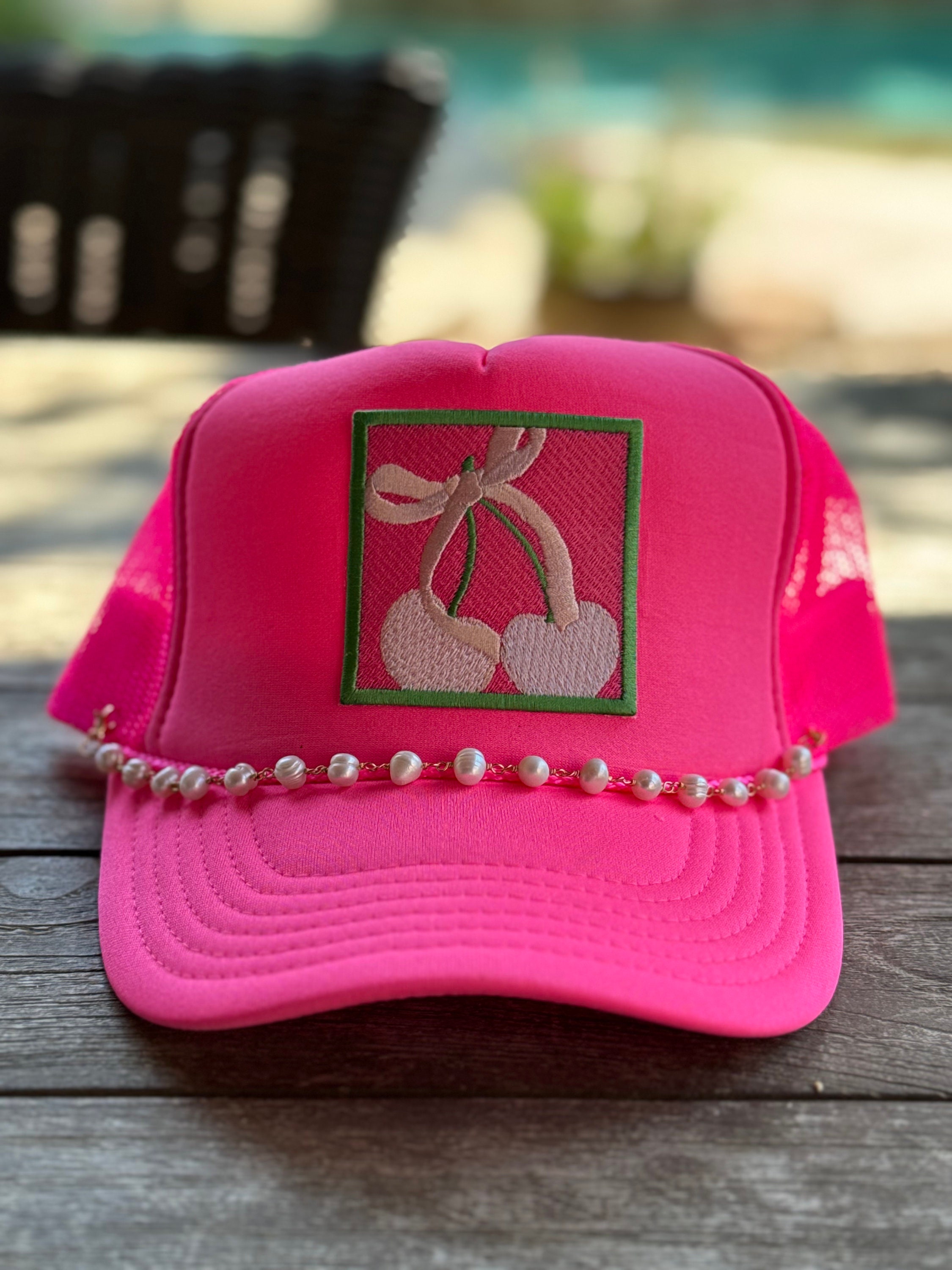 Beige Bow & Gingham Trucker Hat main image 1