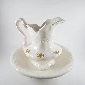 Vintage Pitcher & Bowl Set Cream Color ~ Ceramic Wash Bowl Victorian Style