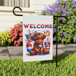 Bandera patriótica de vaca de las Tierras Altas para jardín: decoración para exteriores el 4 de julio