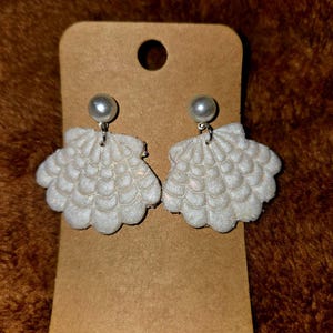 shell earrings