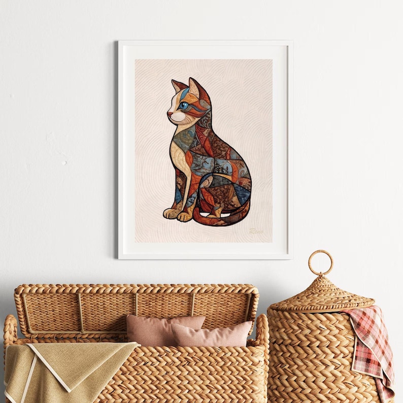 Peut inclure: Impression d'art encadr&eacute;e d'un chat assis, de style mosa&iuml;que. Le chat est compos&eacute; de motifs aux couleurs vari&eacute;es : bleu, orange, marron et cr&egrave;me. Les yeux du chat sont bleus, sur fond cr&egrave;me.