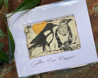 Golden Moon Magpies - Peinture et impression originales