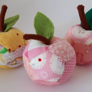 Instructions to make a Patchwork Apple (PDF download)