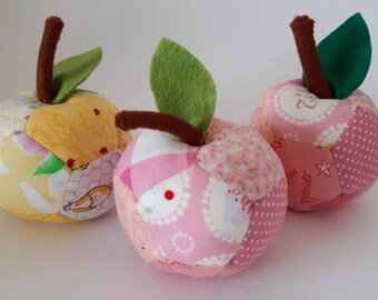 Instructions to make a Patchwork Apple (PDF download)