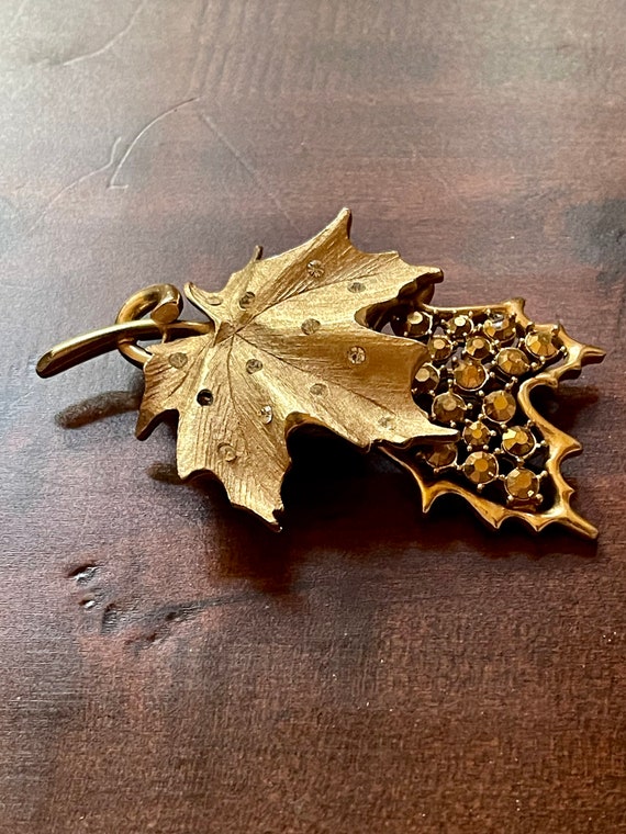 Brooch Sarah Coventry Vintage Gold Tone Maple Lea… - image 5