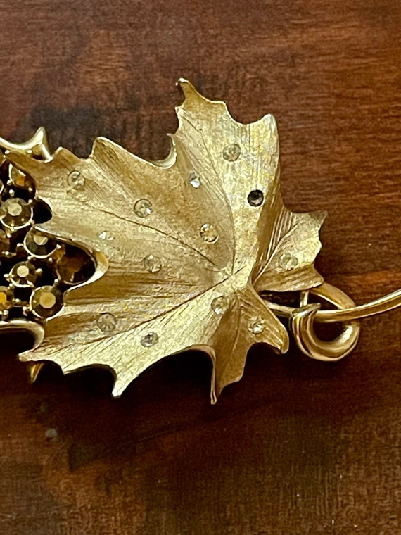 Brooch Sarah Coventry Vintage Gold Tone Maple Lea… - image 7