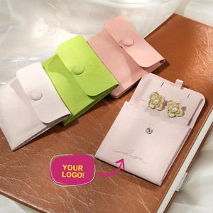 50 bolsas de embalaje para joyas de 3 x 3 pulgadas con tarjetas insertables, logotipo grabado personalizado, para empresas de joyería, bolsas para joyas, collares, aretes y anillos