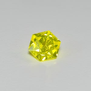 Precision Cut Neon Yellow YAG Yttrium Aluminum Garnet 3.82 carat 8mm