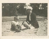 vintage photo 1918 Boy Grandma Feed Seagull at Beach 28 V