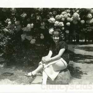 vintage photo 1920s Woman in Flapper Hair band and Shoes by Pom Pom tree 18 U