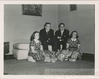 vintage photo 1958 Two Sets of Twins Brothers Sisters & Christmas Packages 42 D