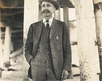vintage photo 1914 C.W.Elwell self Portrait Selfie Redondo Beach Under Pier63 B