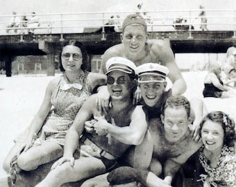 vintage photo 1938 Rockaway Beach Bathing Beach Boy Pile up Affectionate Men Gay int46 I