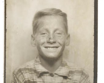 Foto antigua de 1952, Bronx, chico adolescente rubio con pecas, 28 años.