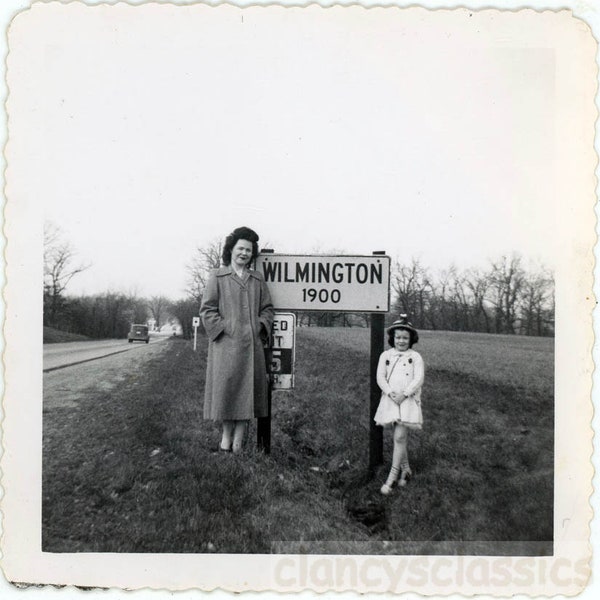 vintage photo snapshot 1948 Mother & Little Girl Stand by Wilmington Delaware Road Sign 48 R