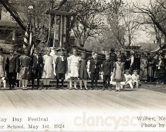 vintage photo 1948 Parsons Kansas 8th Grade School Children in Park 57T