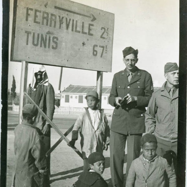 vintage photo 1943 Mile Sign Outside Tunis American Soldiers Daulton and Appleton w some Arabs 70 F