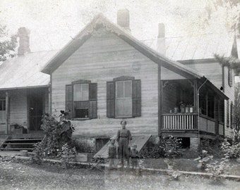 vintage photo Beautiful Country Home Watertown Wisconsin RPPC 71 J