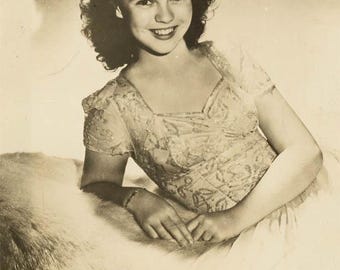 1942 Movie Star SHirley Temple Age 16 Miss Annie Rooney Dawne Ellis Collection4 Z