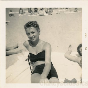 vintage photo 1956 Woman 2pc Black Bathing Suit Tan Blond Snapshot 43 O