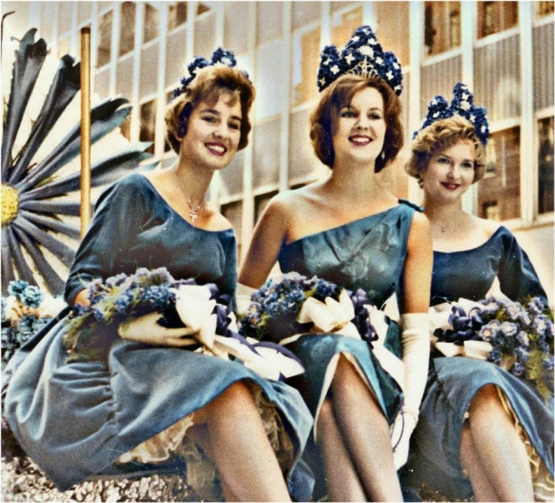3 Beauty Queens Ride Float in NYC Parade Vintage Photo Greeting Card image 1