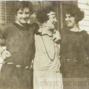 vintage photo 1927 Young Flapper Women Three of a Kind 38 Y