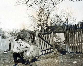 Vintage photo 1917 November Young "Wool" Sweater Man with Sheep55 M